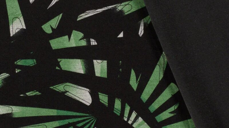 Zwarte Polyester Viscose Jersey met Groene Bladeren kopen bij Stoffenwinkel Online