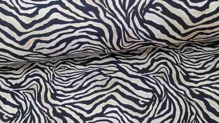 Naaien met de mooiste Alpen fleece met panter zebra print