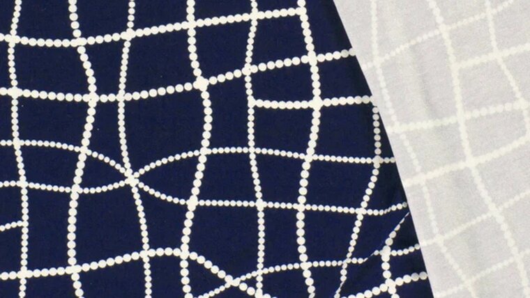 Viscose jersey stof met stippen in marine thema kopen bij Stoffenwinkel Online
