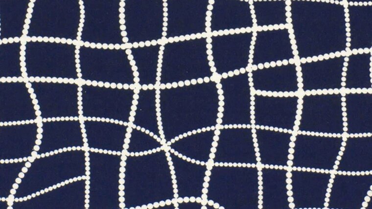 Prachtige Viscose jersey stof met stippen in marine thema kopen bij Stoffenwinkel Online bestellen