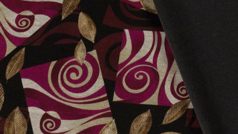 Naaien met prachtige Wijnrode polyester viscose jersey met abstracte vormen en bladeren