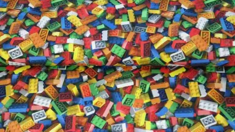 Lego tricot jersey stof - stoere trend kinderstof kopen bij Stoffenwinkel Online
